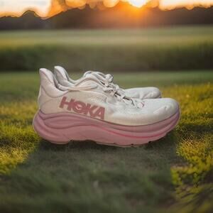 Hoka One Clifton 10 Running Shoes Women's US 8.5 - Pink Rose Cream & Dried Rose